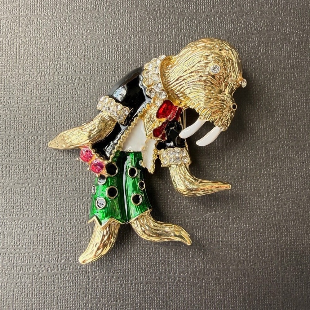 Walrus Brooch Alice In Wonderland Style Pin Gold Alloy Rhinestone Enamel New